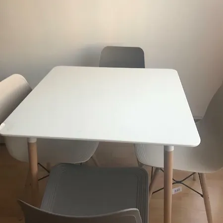 Makenzi شقة لارنكا